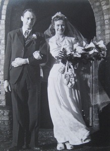 19510000 Dick Halls married Doris Cardy 1951